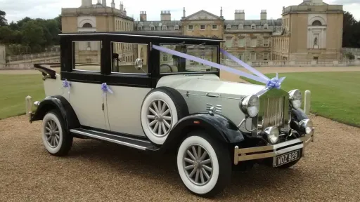 Vintage Imperial Convertible in Cream with Traditional V-Shape White Ribbons in Oxfordshire