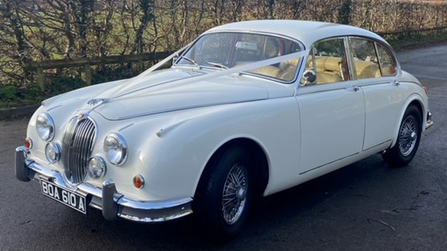 Classic Jaguar Mk2 in Old English White