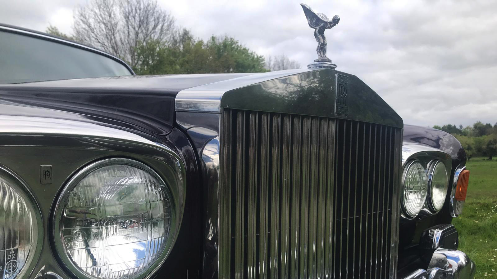 Close up on the Rolls-Royce Grill and Spirit of Ecstasy