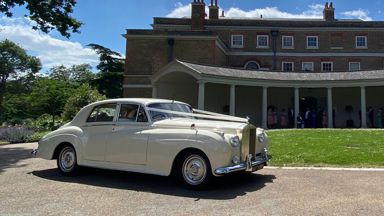 Classic rolls-Royce Silver Cloud decorated with Wedding Ribbons