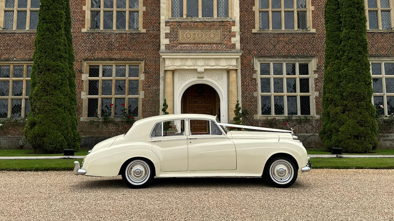 Classic rolls-Royce Silver Cloud decorated with Wedding Ribbons