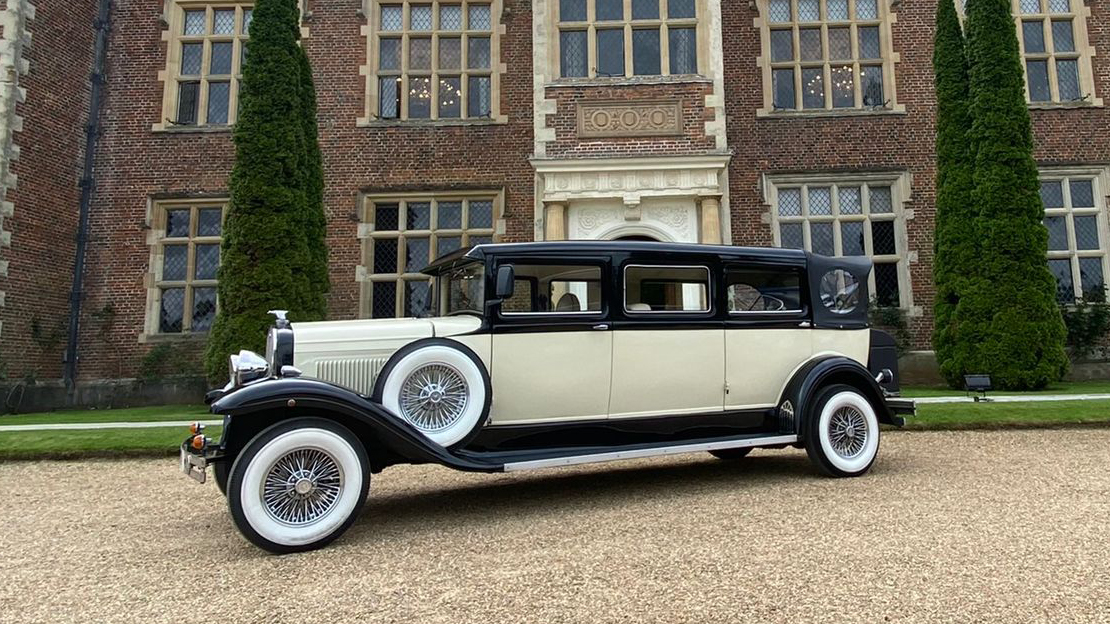 Vintage style Ivory Bramwith with black roof and black wheel arches