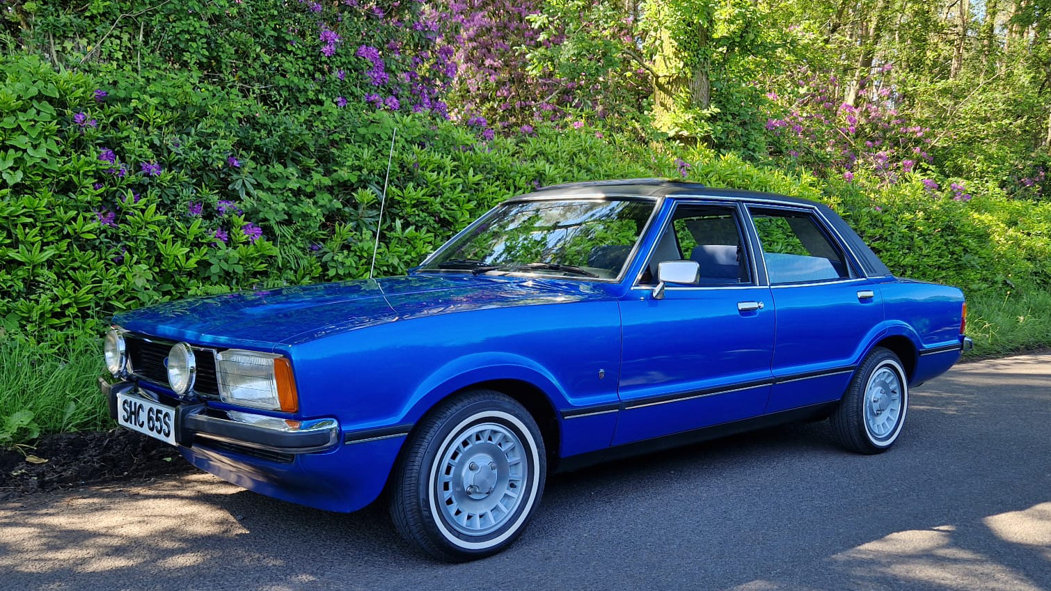 Blue Ford Cortina Mk4 2L Ghia