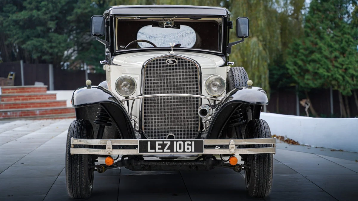 Front view of vintage style Badsworth with black wheel arches and cream bonnet