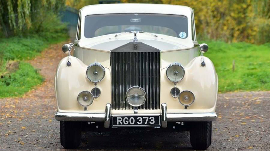 Classic Rolls-Royce Silver Wraith in old English White