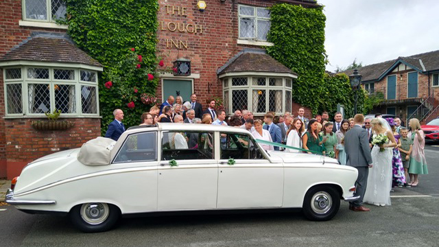 Classis Daimler Limousine in Old English White