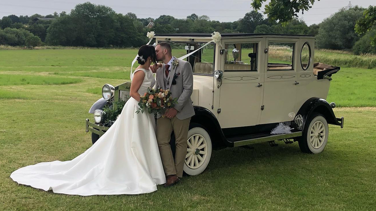 Convertible Black and Ivory 1930s vintage style wedding car