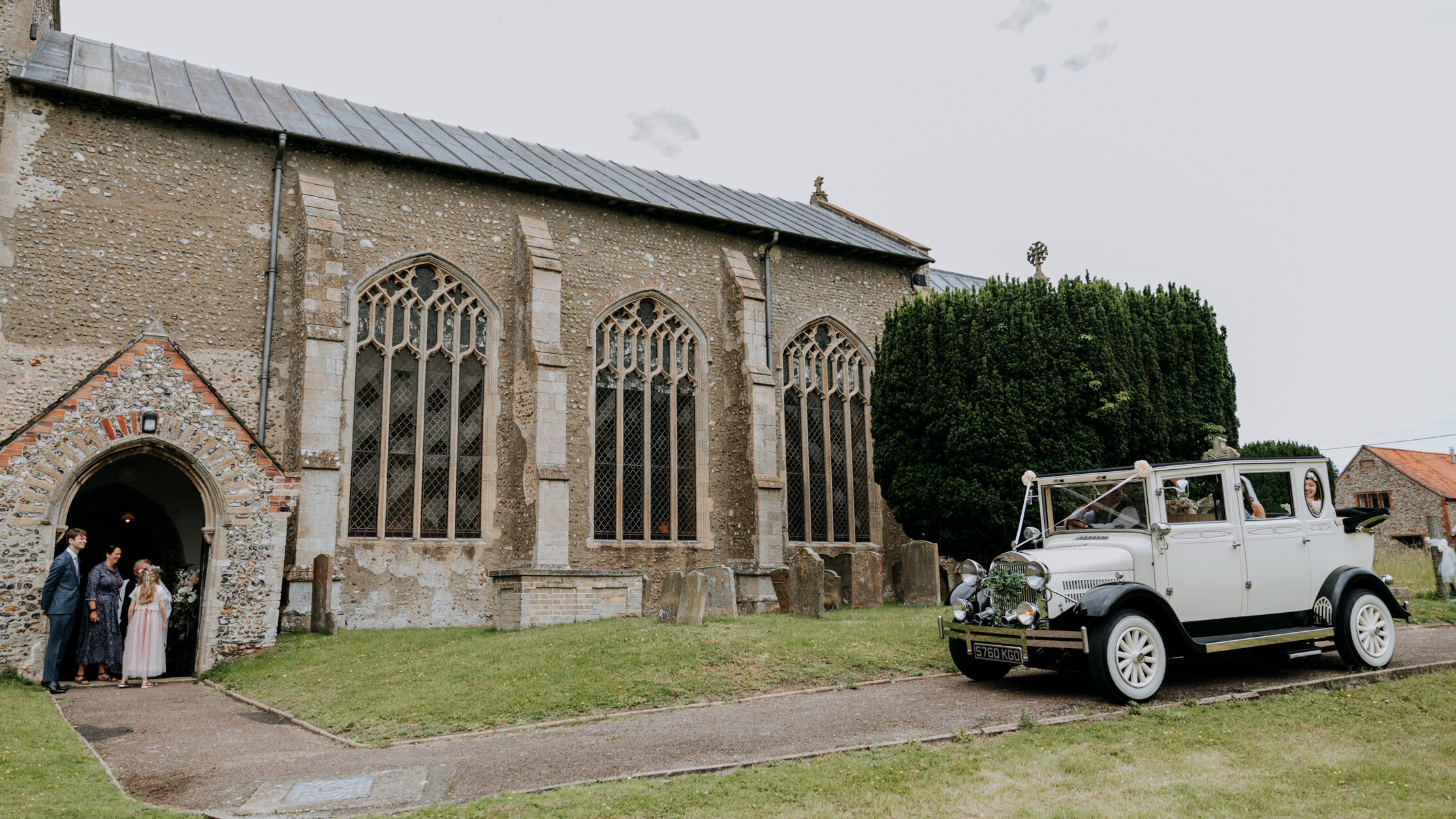 Convertible Black and Ivory 1930s vintage style wedding car