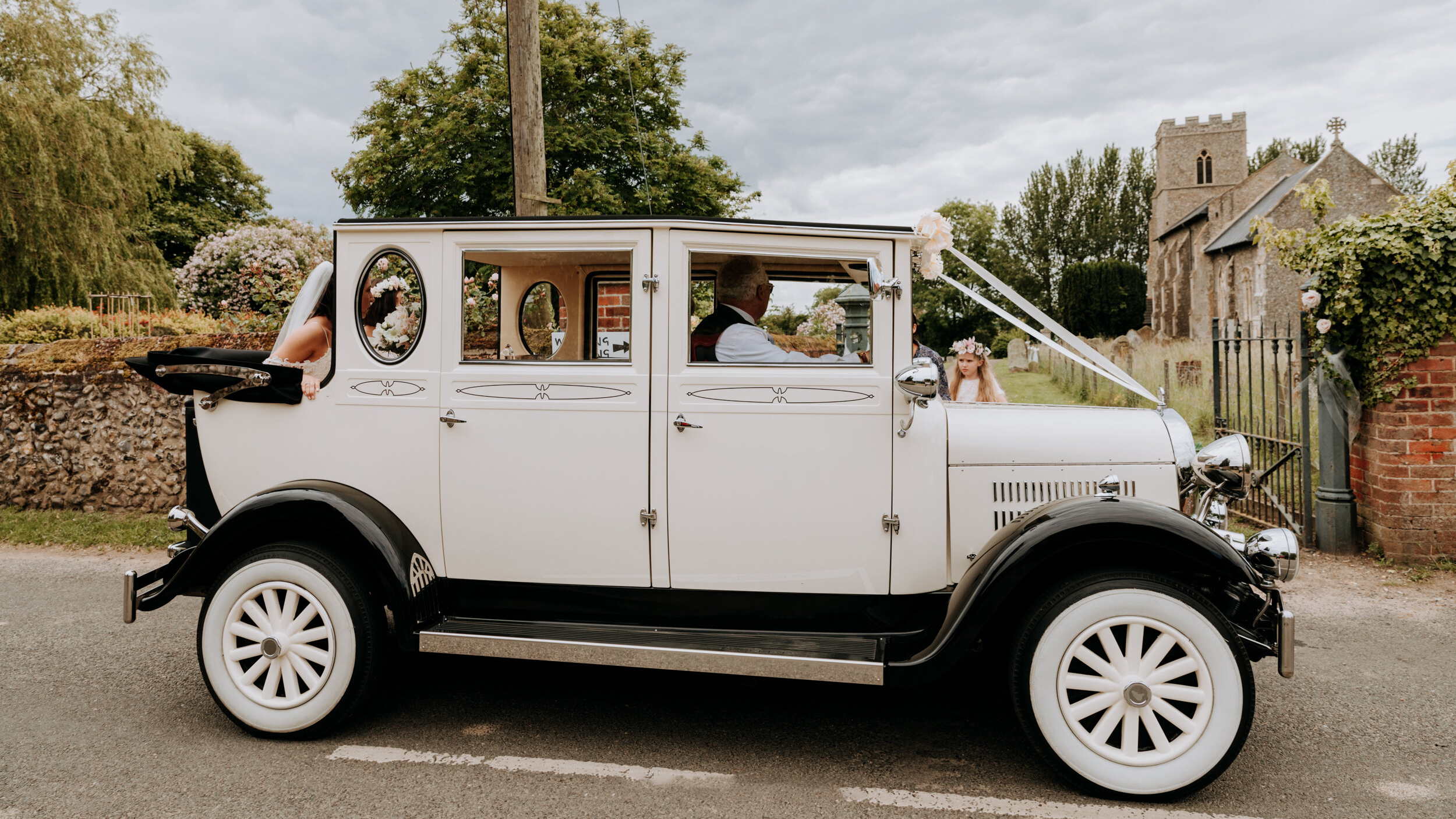 Convertible Black and Ivory 1930s vintage style wedding car