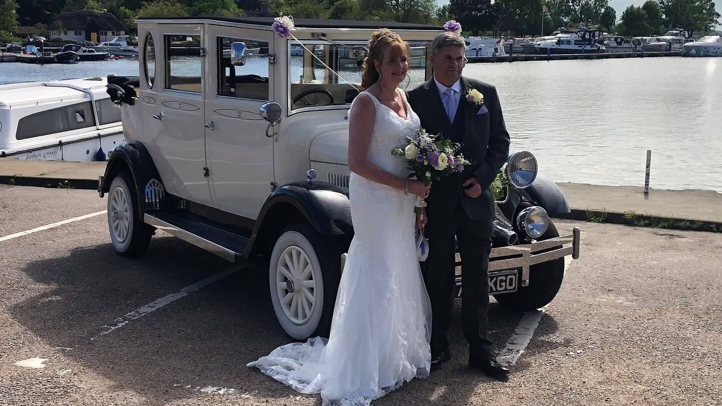 Convertible Black and Ivory 1930s vintage style wedding car