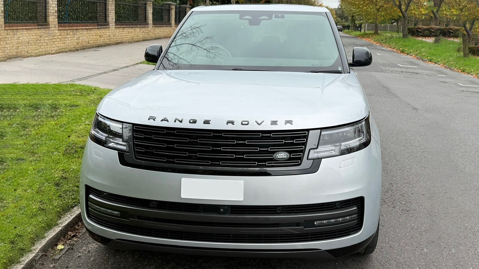 Silver Range Rover front view