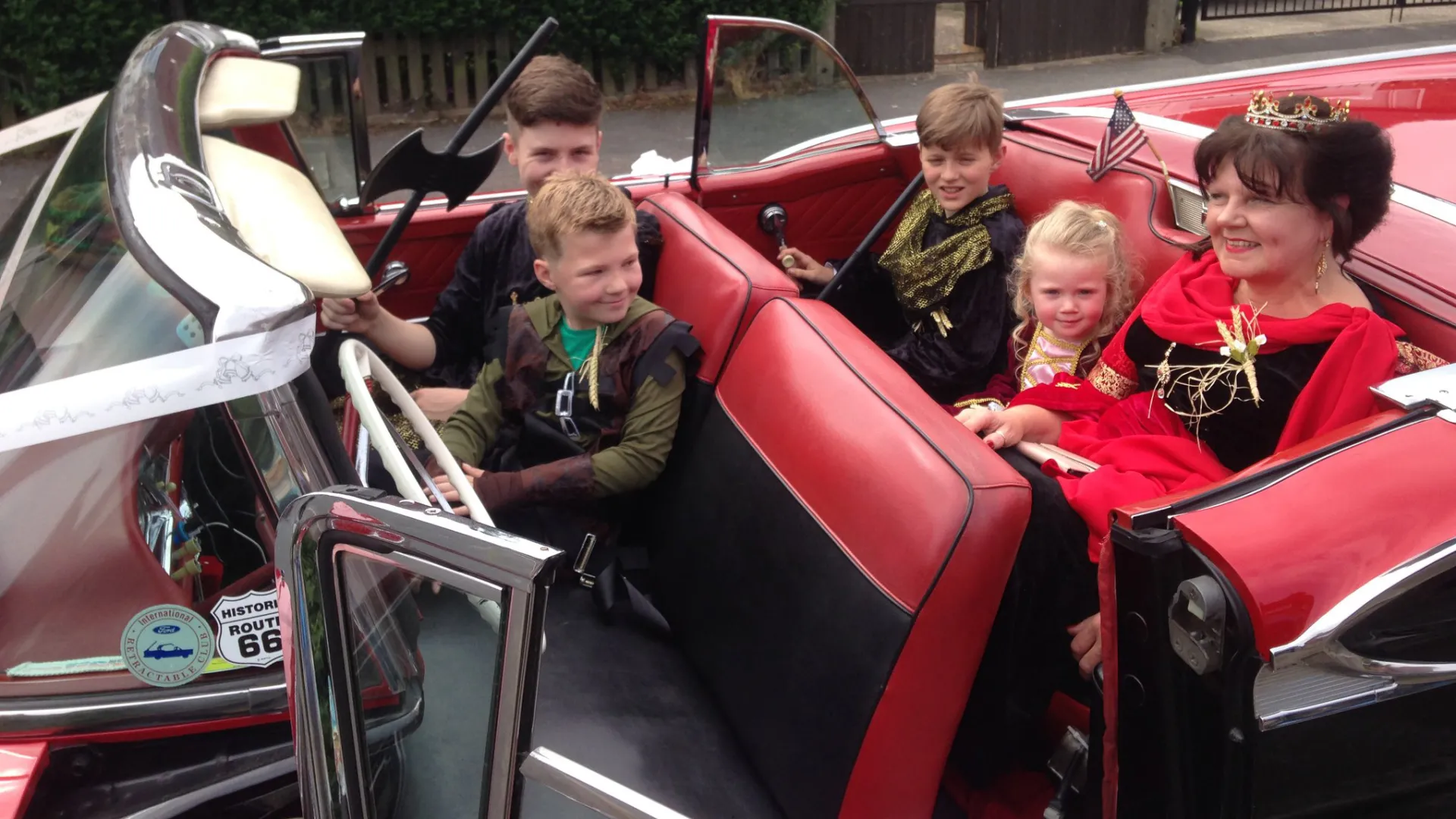 5-passengers seating inside Classic american ford fairlane