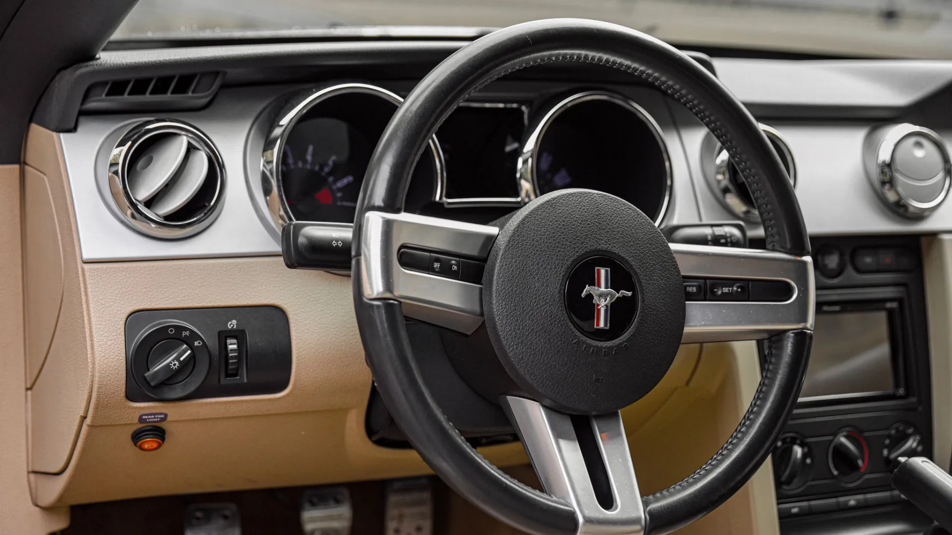 Front dashboard interior inside Ford Mustang