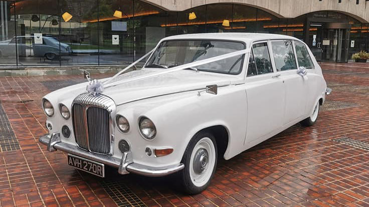 Classic daimler Limousine at a wedding venue in Durham