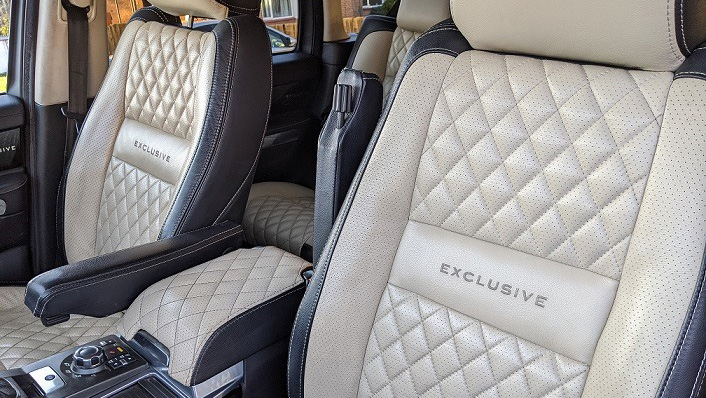 Front leather seats in Range Rover