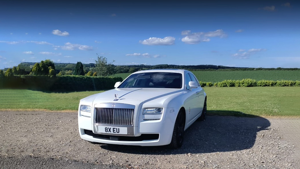 White rolls-royce ghost