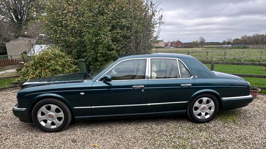 Left side view of Bentley Arnage