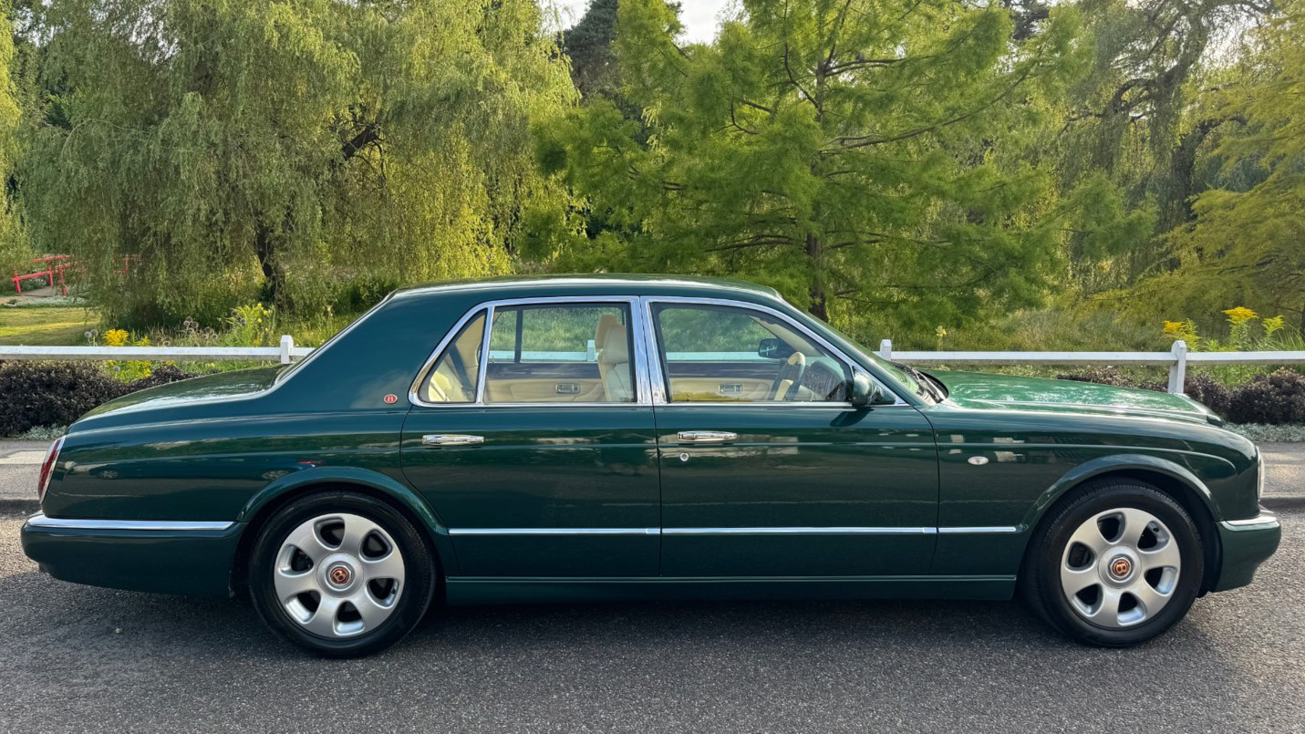 Rioght side view of Bentley Arnage in Forest Green coachwork