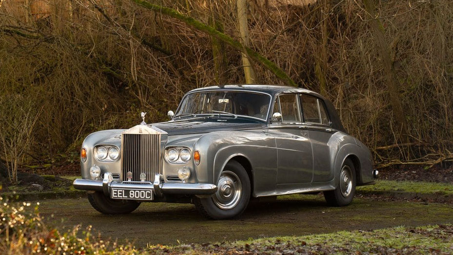 Classic rolls-Royce silver Cloud in two tone silver and blue with front twin headlights