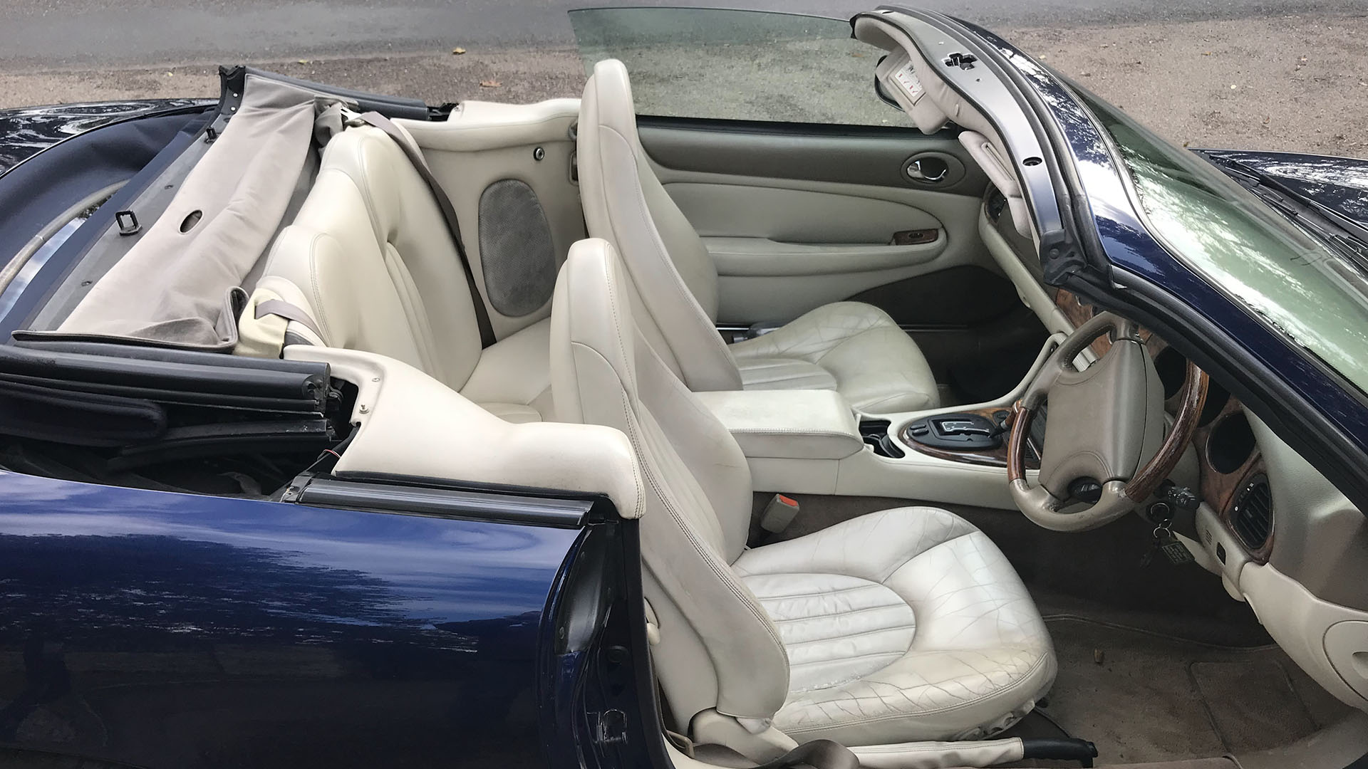 interior photo os Jaguar XKR