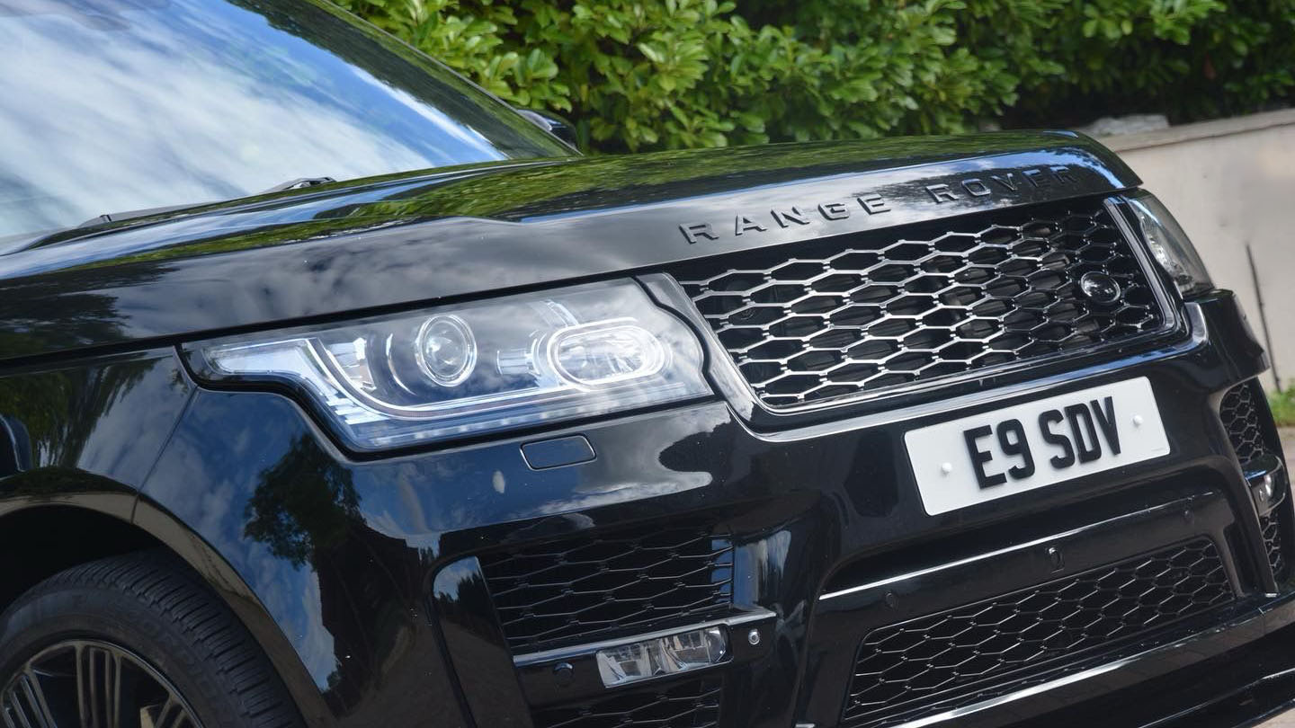 Range Rover front grull in black