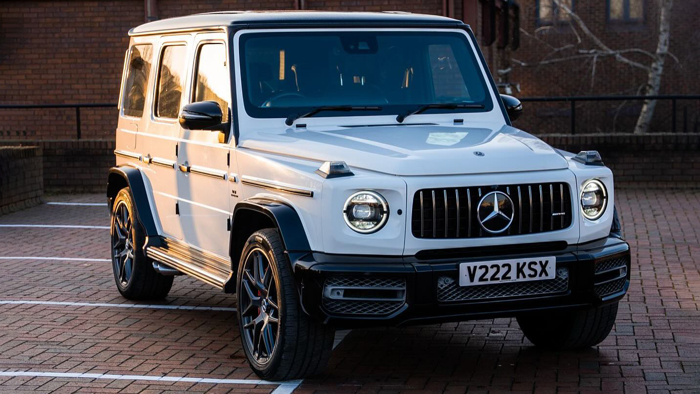 White Mercedes G-Wagon with black bumpers