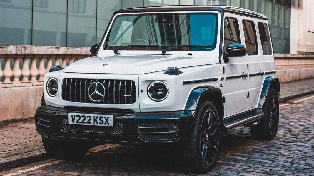 Mercedes G-Wagon with black bumper and black alloy wheels parked in the street of London