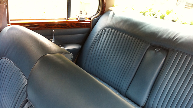 Light blue leather interior photos of Daimler 250 V8