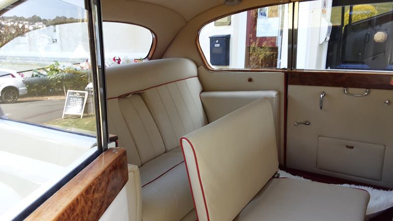 7-seater classic limousine