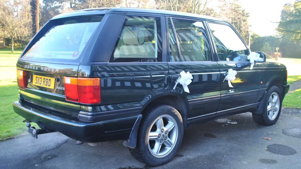 Rogjht Side of Black Range Rover