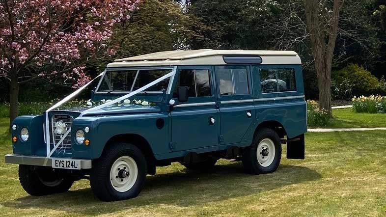 Land Rover 109 Safari
