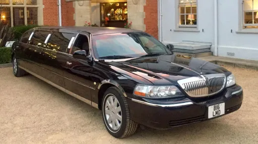 Lincoln Stretched Town Limousine