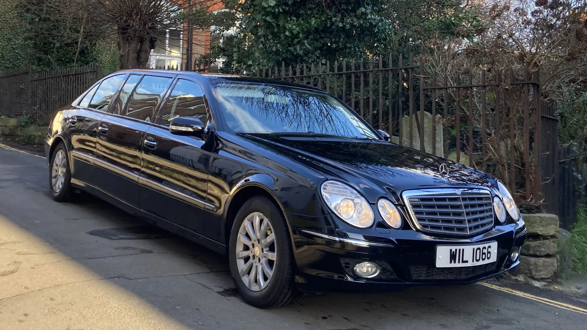 Mercedes-Benz E220 Stretched Limousine